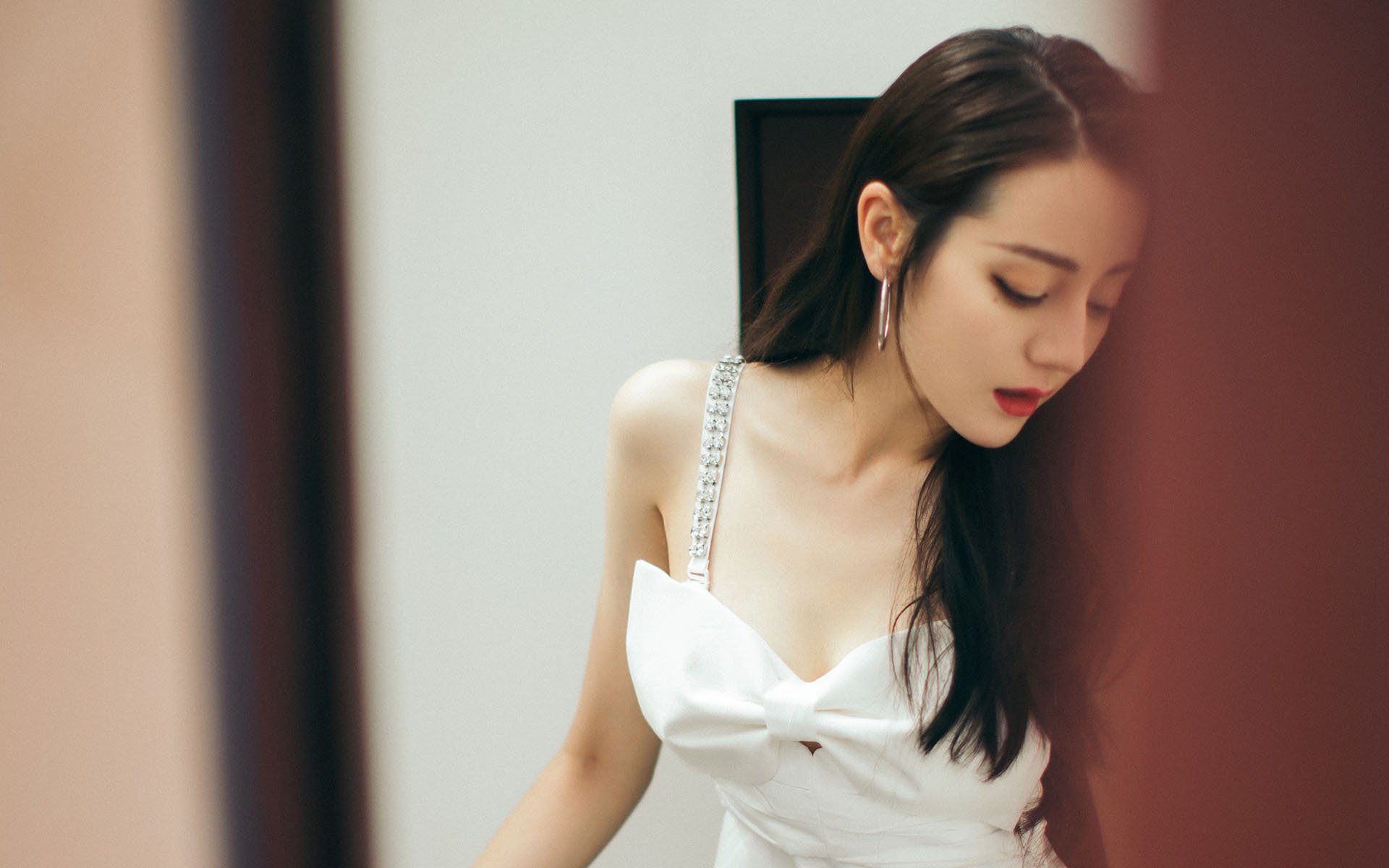 湖人三连胜 詹眉组合找回统治力,湖人詹姆斯连进三分