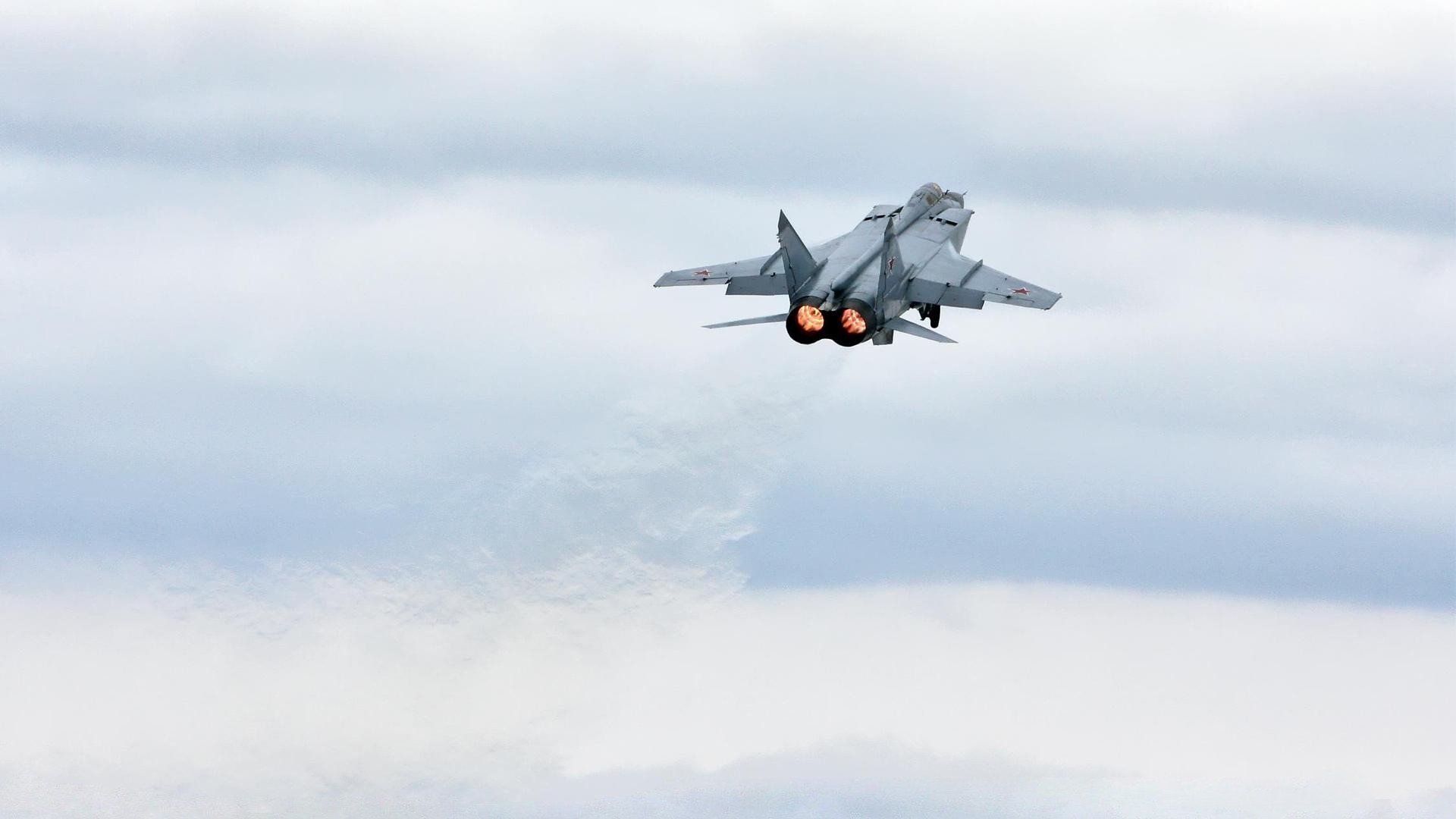 “华金·托比利亚的进攻意识与防守反应,成就阿根廷美洲狮队的综合实力”