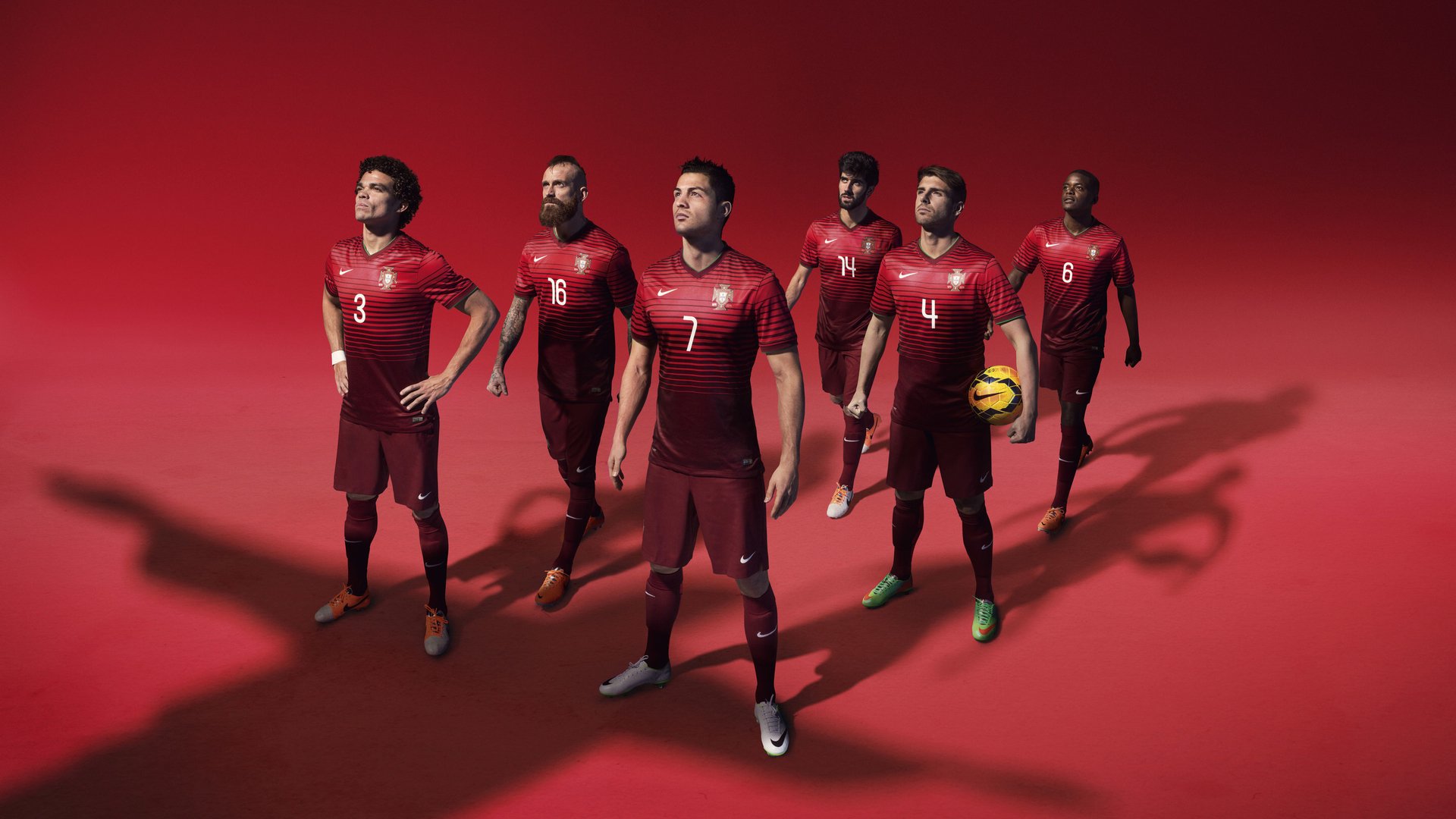 世界杯十六强:西班牙凭控球优势碾压加拿大 对手全场仅一脚打正