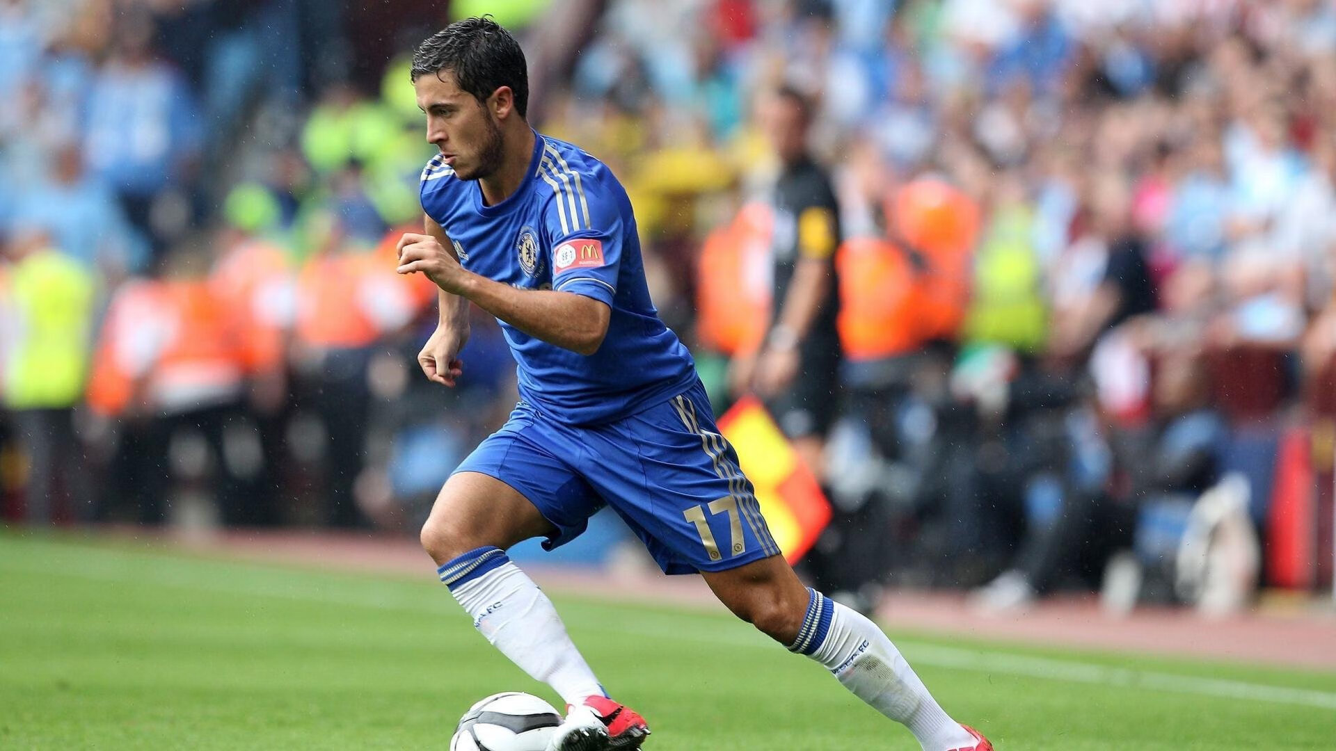 全国龙舟公开赛端午特别赛 武汉长江再现千桨竞渡盛况